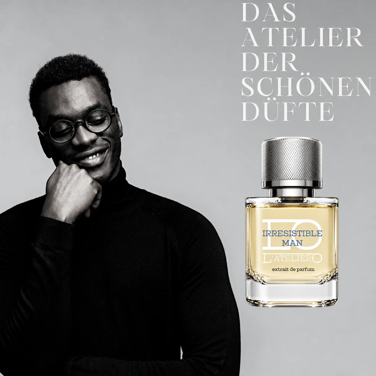 L’ATELIERO Irresistible Man Extrait de Parfum 50 ml: Flakon neben einem lächelnden Mann mit Brille und schwarzem Rollkragenpullover.